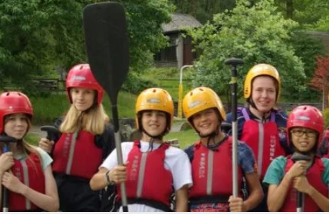 ��Ӣ����ѧ�Ƽ���������ˮ��У԰�������