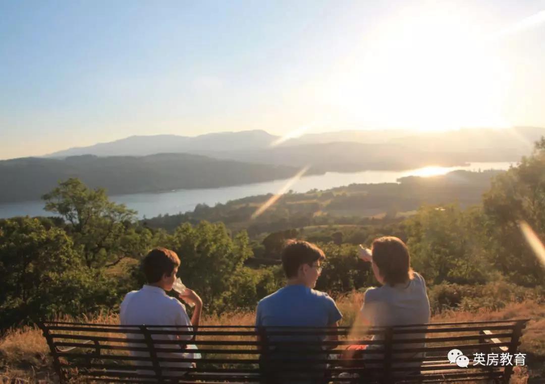 �µ��׶�ѧУ����Ӣ���������ҹ�԰�ġ������ơ�ѧ��