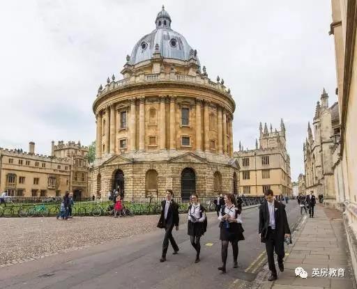 ţ����ʹ�ѧ����ȫӢ������2�ĳ���Ӣ����ѧ