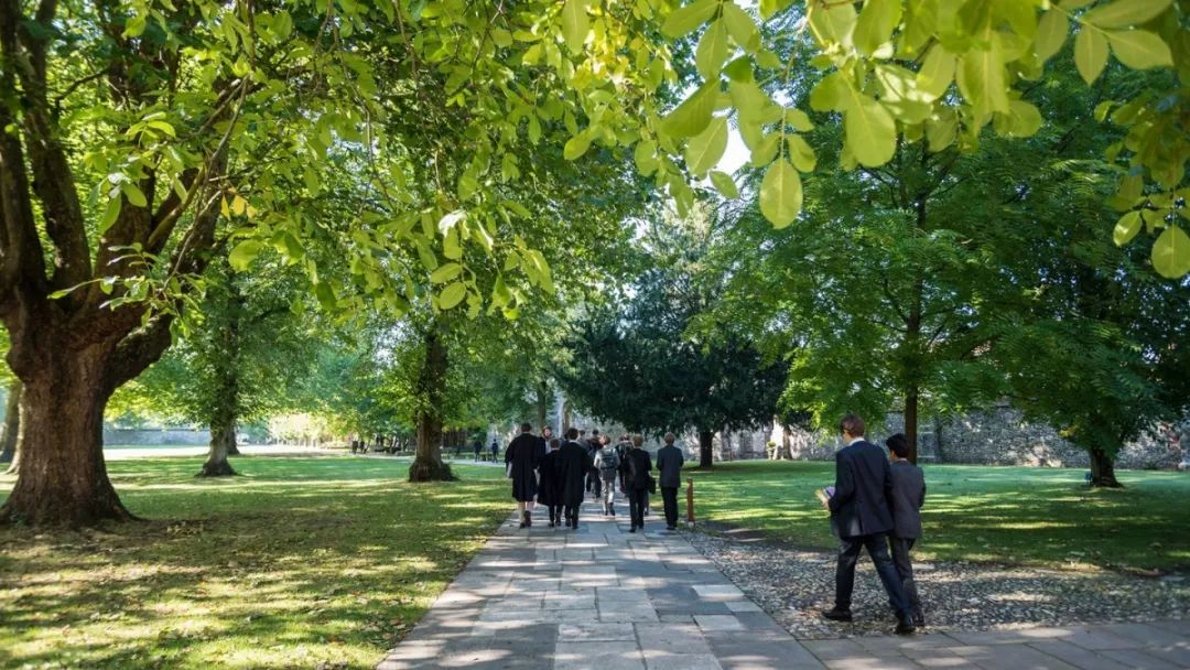 ��Ӣ����ѧ�Ƽ����³�˹�ع�ѧ