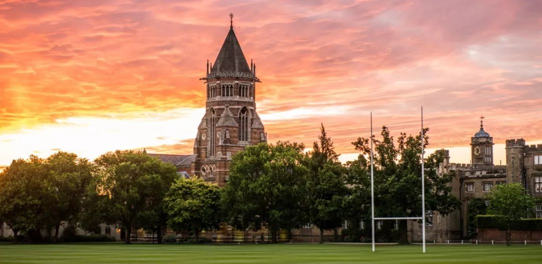 ��Ӣ����ѧ�Ƽ���Ӣ�������ĸУ������ȹ�ѧ