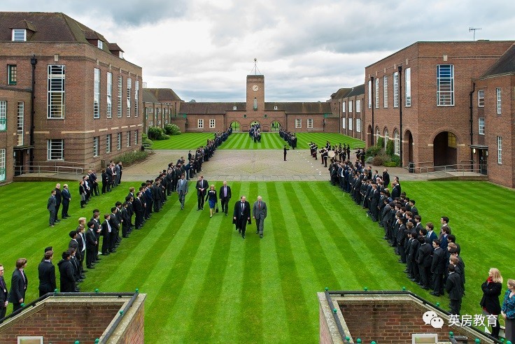 ��Ӣ����ѧ�Ƽ�������̩��˹ѧУ