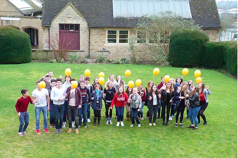 ��Ӣ����Сѧ�Ƽ���Ī����ѧԺѧУ