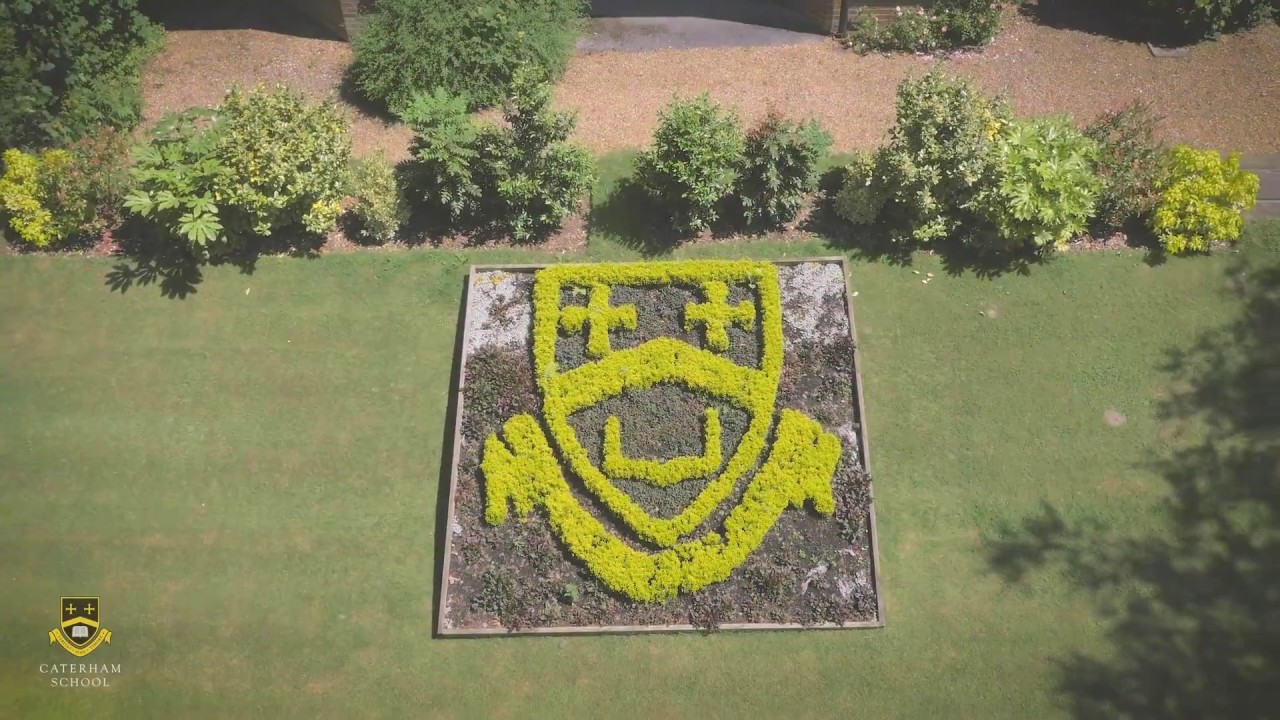 ��Ӣ����ѧ�Ƽ���ѧУ�α���ש�ߺ�ǽ��